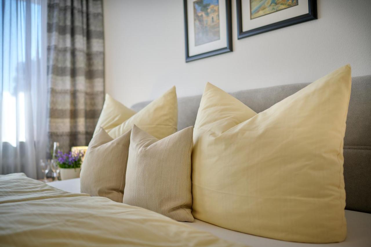Hotel Restaurant Zum Goldenen Anker Mit Hallenbad & Wellnessbereich Windorf  Eksteriør billede