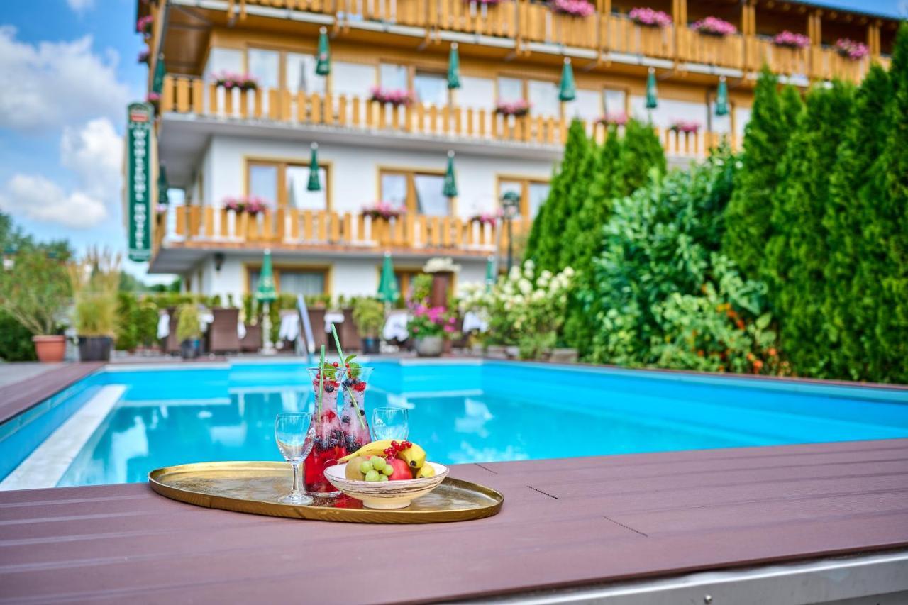 Hotel Restaurant Zum Goldenen Anker Mit Hallenbad & Wellnessbereich Windorf  Eksteriør billede