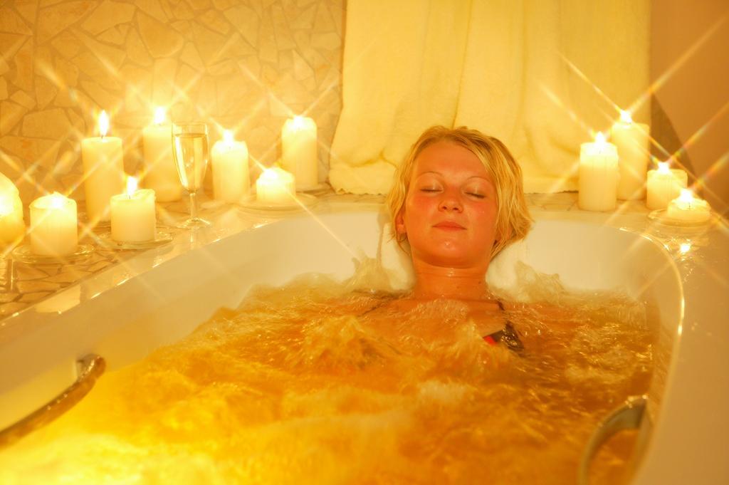 Hotel Restaurant Zum Goldenen Anker Mit Hallenbad & Wellnessbereich Windorf  Eksteriør billede