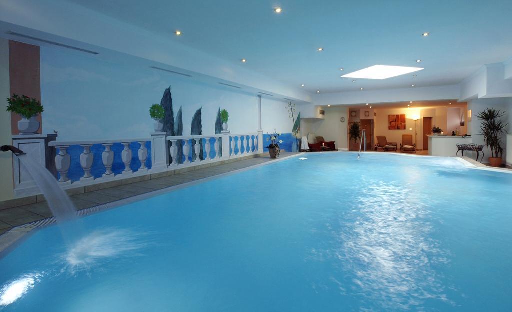 Hotel Restaurant Zum Goldenen Anker Mit Hallenbad & Wellnessbereich Windorf  Eksteriør billede